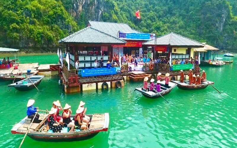 cua van halongbay