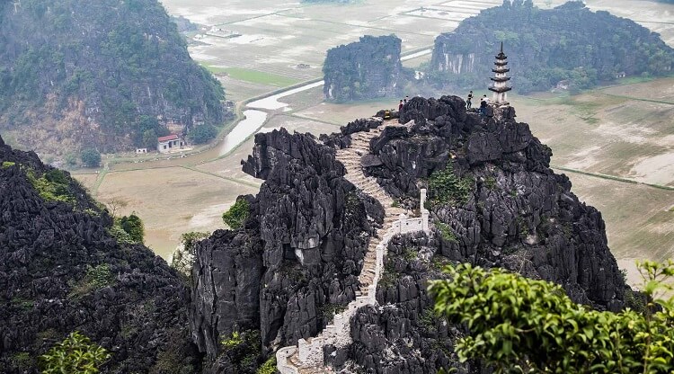 hang mua ninh binh vietnam