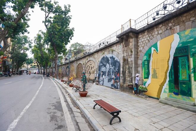 Phung Hung Mural Street