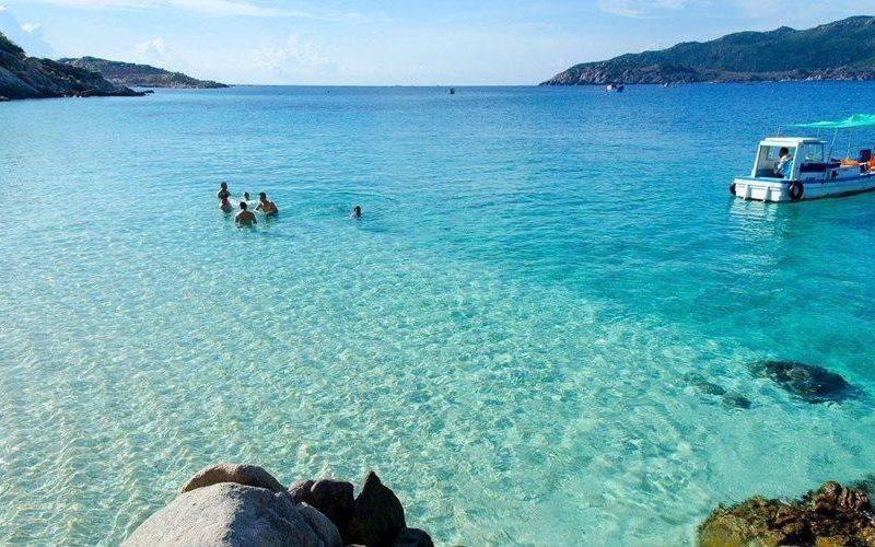 Binh Hung island