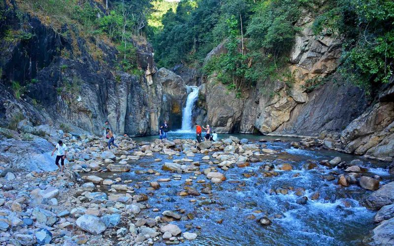 Chenh Venh Waterfall - Quang Tri tourist destination