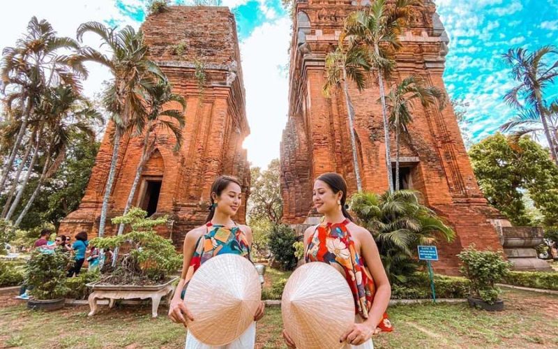 Twin Towers - ancient Cham architecture