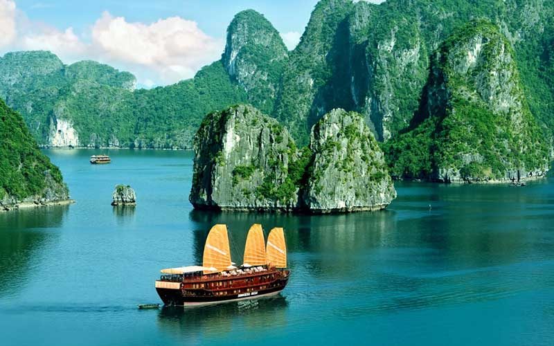Ha Long Bay (Quang Ninh)
