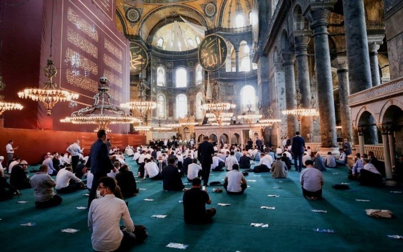Islamic culture - mosques and prayer