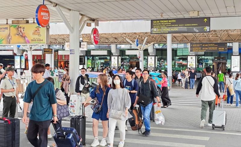 Airport pick up – Visit downtown Ho Chi Minh City