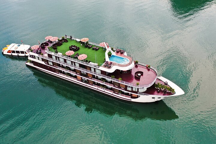 5 Star Dora cruise Ha Long Bay