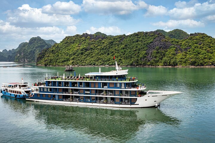 5-Star Doris cruise HaLong Bay