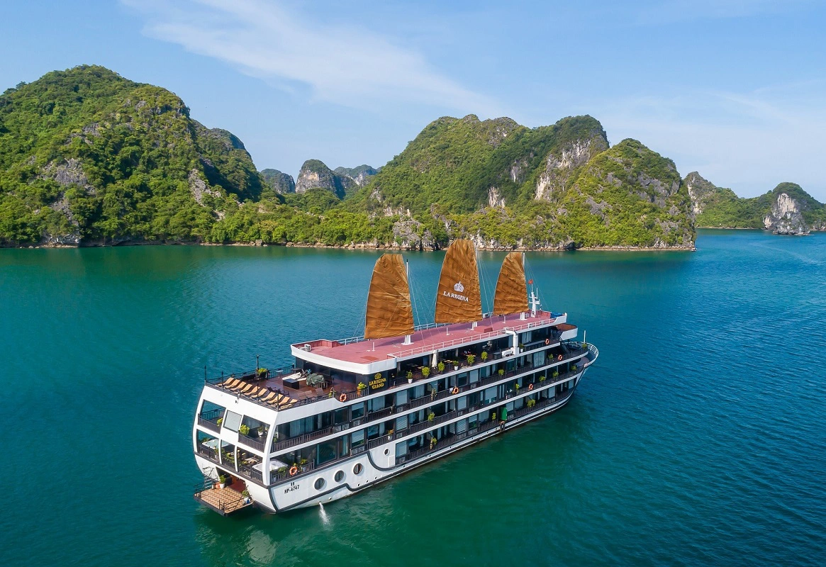 5-Star La Regina Royal cruise Halong Bay