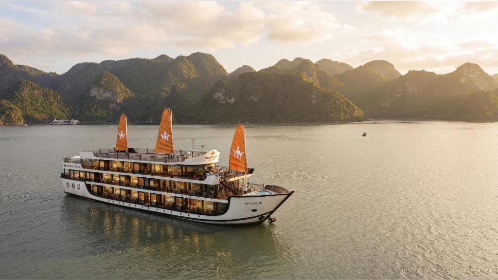 Majesty Prime Cruise 5 Star Lan Ha Bay