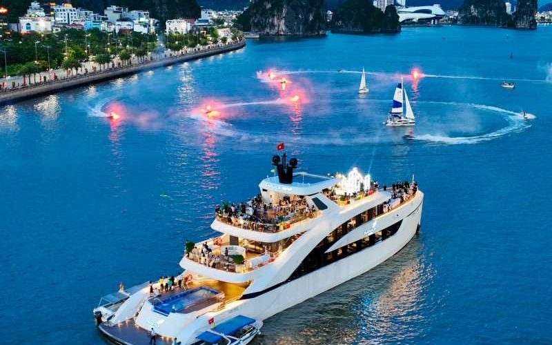 Saquila Yacht Cruise HaLong Bay 6 Star