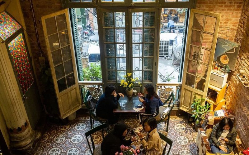 Loading T Cafe – Vintage Luxury Experience