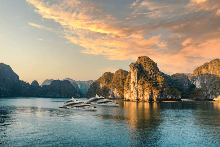 Luxury vs Mid-Range Halong Bay Cruise