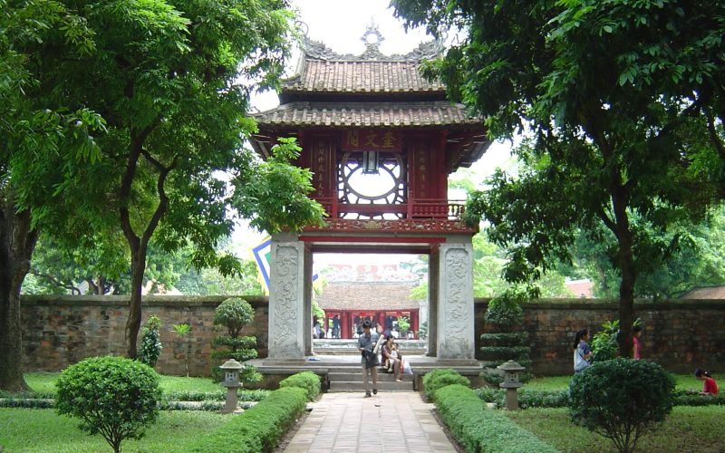 Van Mieu Quoc Tu Giam